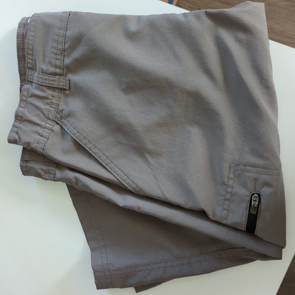 Boys ZeroXposure Size 16 Performance Shorts